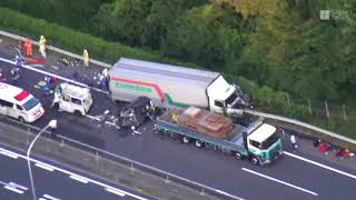 名神高速で多重事故