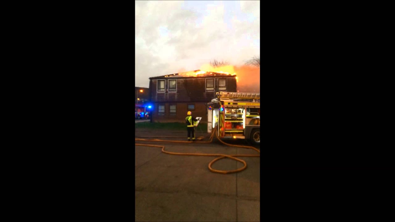 Fire in Wellington Place, Bletchley, Milton Keynes 2 YouTube