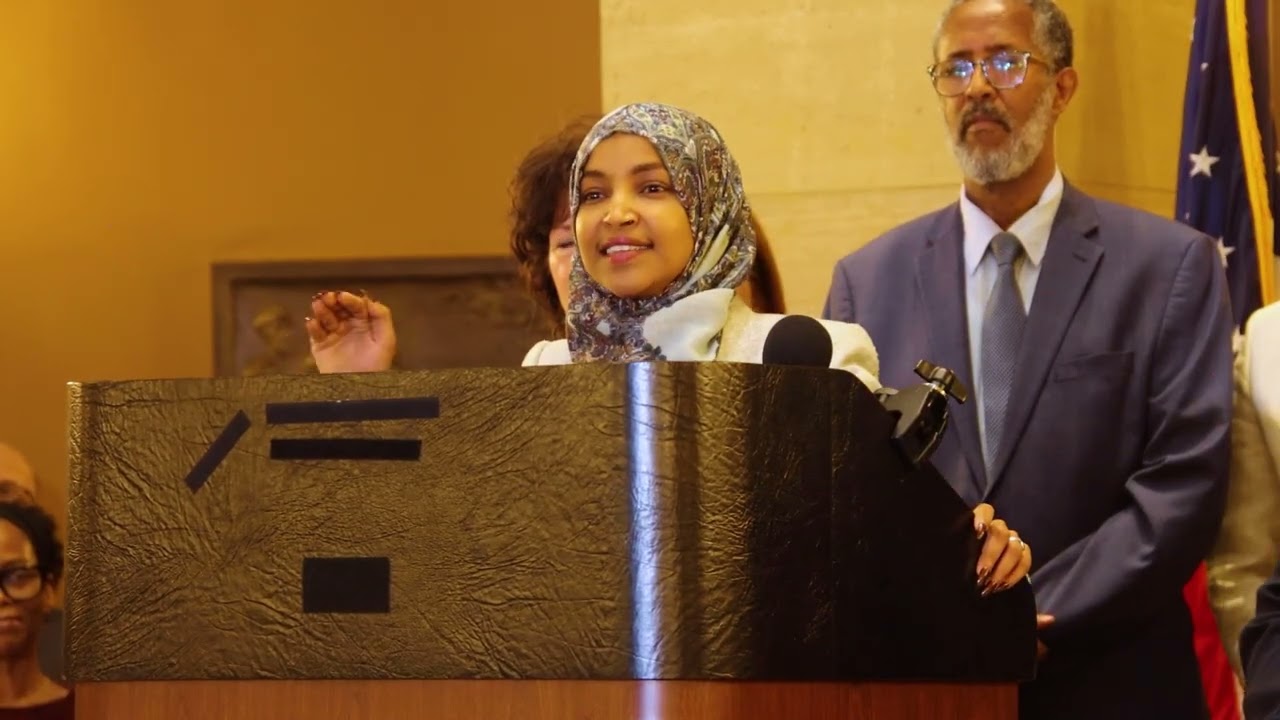 Xil Ilhan Cumr oo Si Caro Leh Ugu Soo Jawaabtey Mw Donald Trump iyo Sharci Somalida MN ee TPS