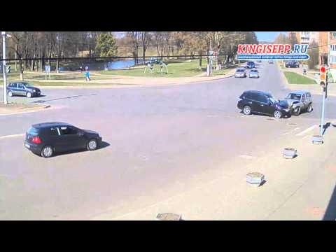 Видео Момента ДТП на площади Николаева в Кингисеппе KINGISEPP.RU