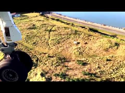 Q300 Landing - Landing Gear View