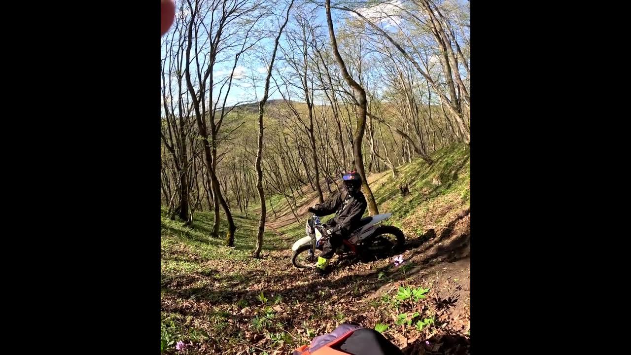 Стас дубасит в Каладжинской #мостовской #эндуро #отдых #enduro #горы # ...