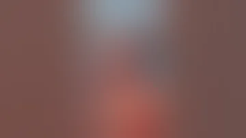 انجي خوري في حمام السباحة 