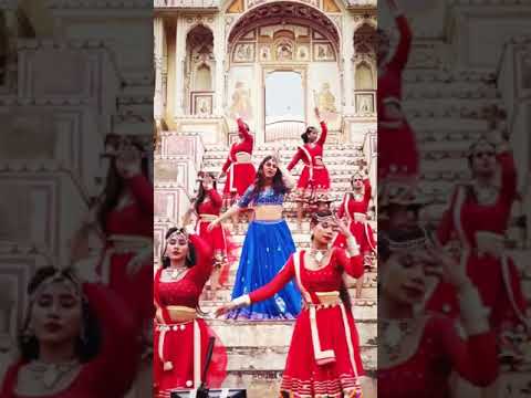 شاهدوا جديد رقص بريتا شرادها آريا بطلة مسلسل حياة قلبي اقدار الابراج على أغنية Na Maar كتييير حلوة 