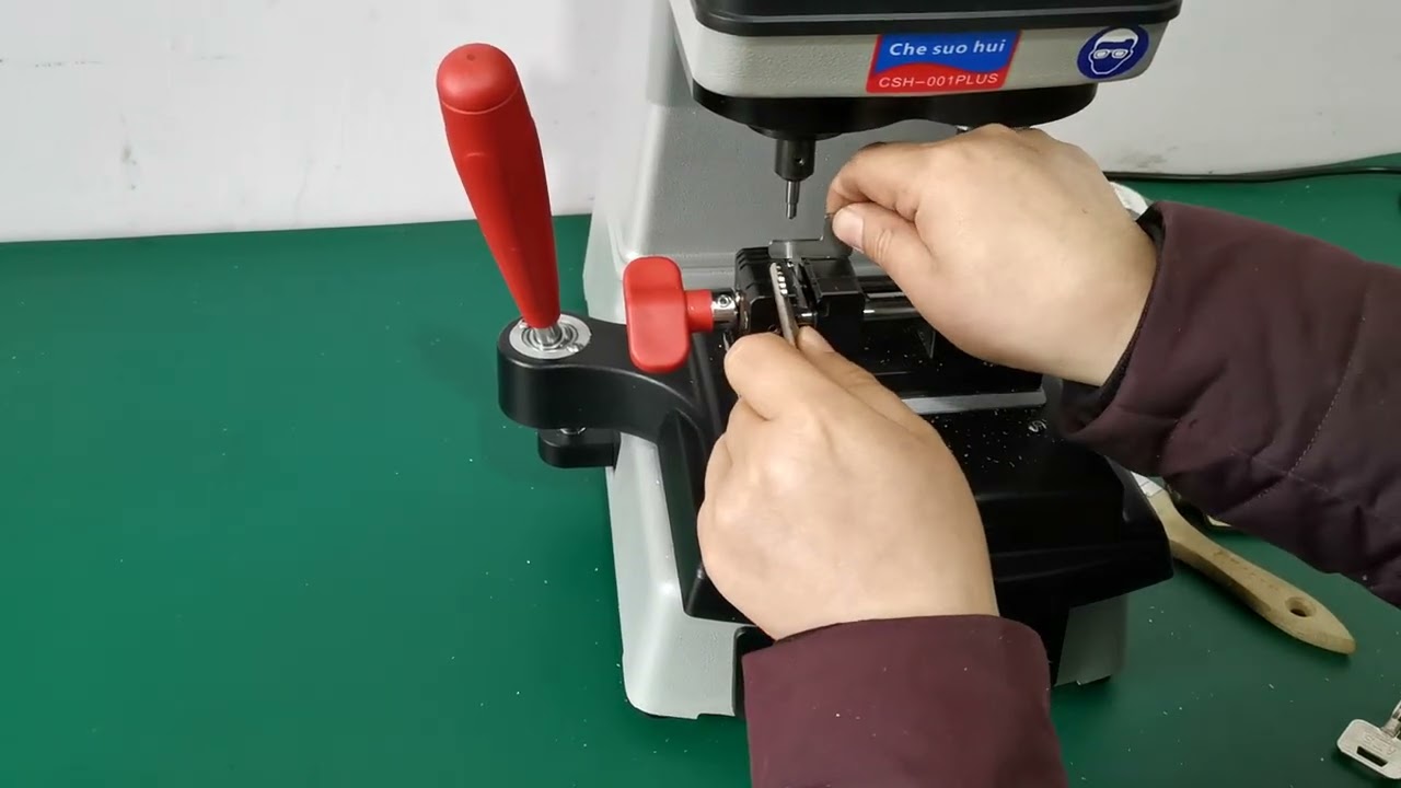 CSH001PLUS Cuts punched/dimples in 3 sides and curved-face security door key