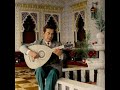 فريد الأطرش يذكر الخصائص الأهم و الأشهر لبعض الفنانين و لنفسه و يذكر مقولات و ايات قريبة لقلبه