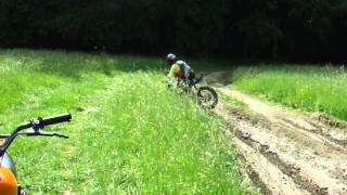 Mics Bjúkenen És A 100Km2 En Lévő Egyetlen Kibaszott Kút