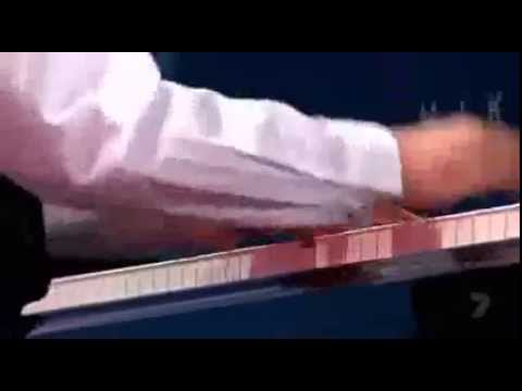 7 წლის შუან ლი ასრულებს რთულ კომპოზიციას (რახმანინოვი)