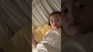 日常睡前谈话，随着Doris逐渐长大，我会问她对一些事情的看法，今天我们沟通的主题是“有很多人喜欢我们，但是一定会有人不喜欢我们，更有甚者会恶语相对”那么她是怎么认为这件事的，最后她跟我说了一句...