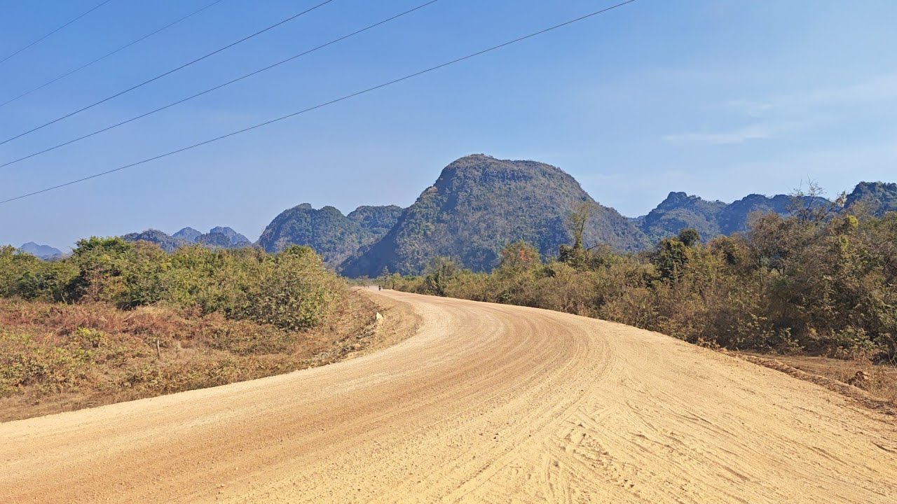 Laos ถนนหนทางเมืองท่าแขก แขวงคำม่วน ที่กำลังเปลี่ยนแปลง