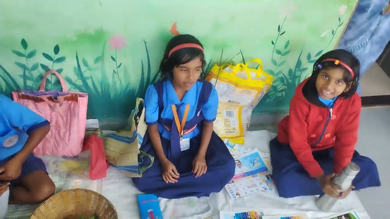 चिमुकल्यांचा आठवडी बाजार