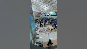 مطار الشارقه الدولي 
