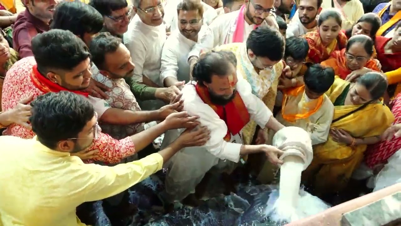 અલૌકિક વ્રજ દર્શન યાત્રા અંતર્ગત વિવિધ સ્થળોની ઝાંખી.