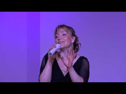 სიმღერა დედაზე.  სიმღერის ავტორი და მომღერალი ეკა მერაბიშვილი