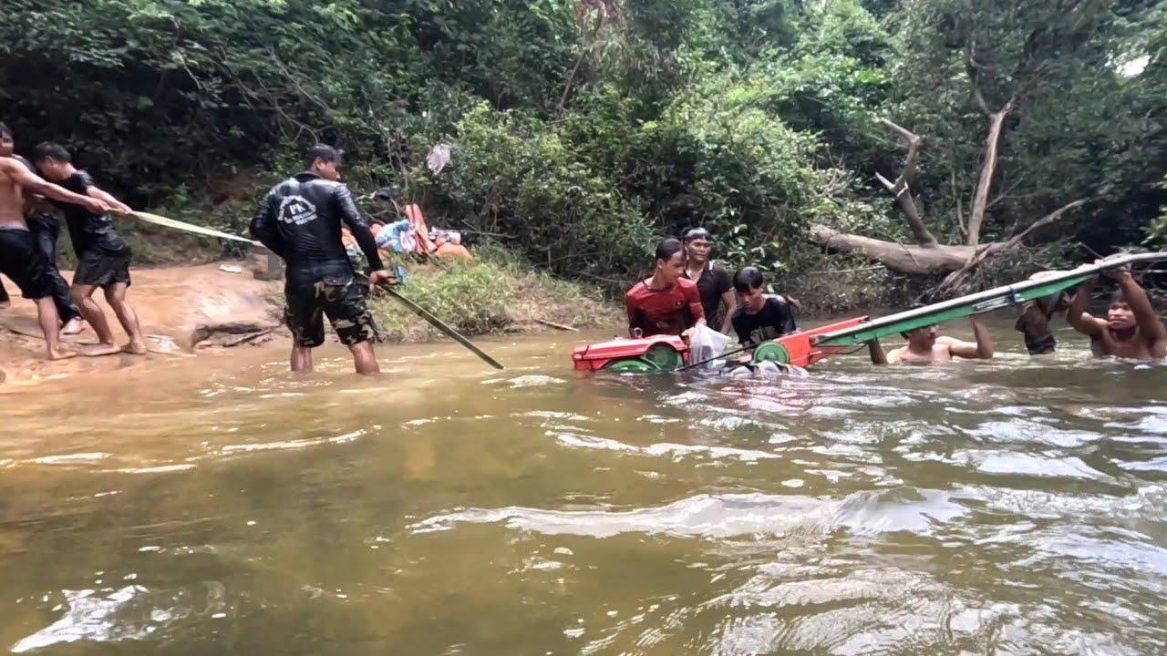 ເອົາລົດດຳນ້ຳ//เอารถดำน้ำ Dong Una