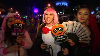 HUGE Halloween Carnaval Parade in West Hollywood, CA!
Tons of costumes everywhere at the worlds biggest Halloween Party in West Hollywood, CA. People were asking us to upload costumes so here ya go!!! 500,000 costume ideas! This episode airs TONIGHT on AXSTV at 11:30PST!!!!!! Please SUBSCRIBE to our channel! Thanks! HUGE Halloween Carnaval Parade in West Hollywood, CA!