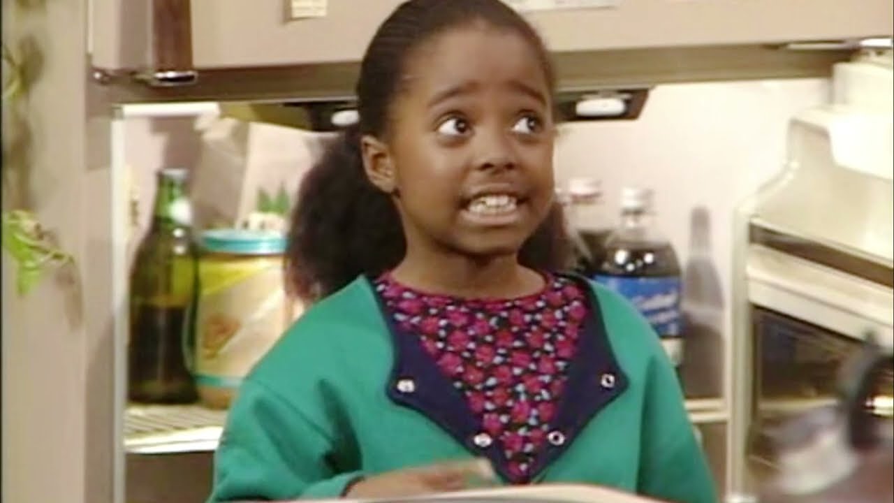THE COSBY SHOW’S FUNNIEST Scene?! RUDY Becomes ROYALTY at Her HILARIOUS Tea Party