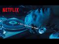 サザンの名曲に秘められた、悲しくも美しいガス人間の秘密 | ガス人間 | Netflix Japan
