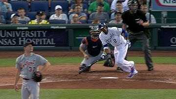 DET@KC: Escobar ties game in fifth with single