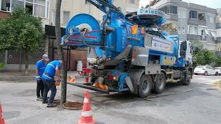 Asat Alanyada Yağmursuyu Hatlarını Temizliyor