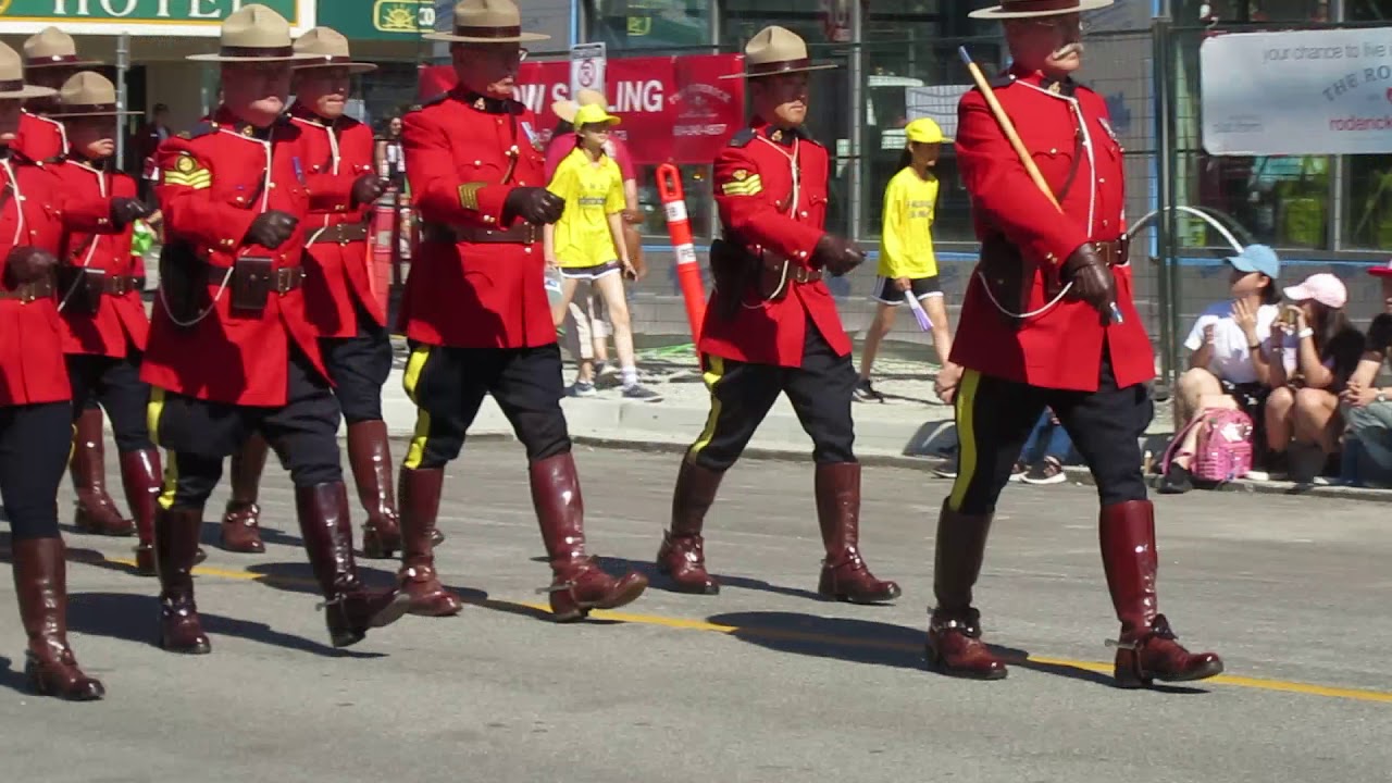 Canada Day Mounties - YouTube