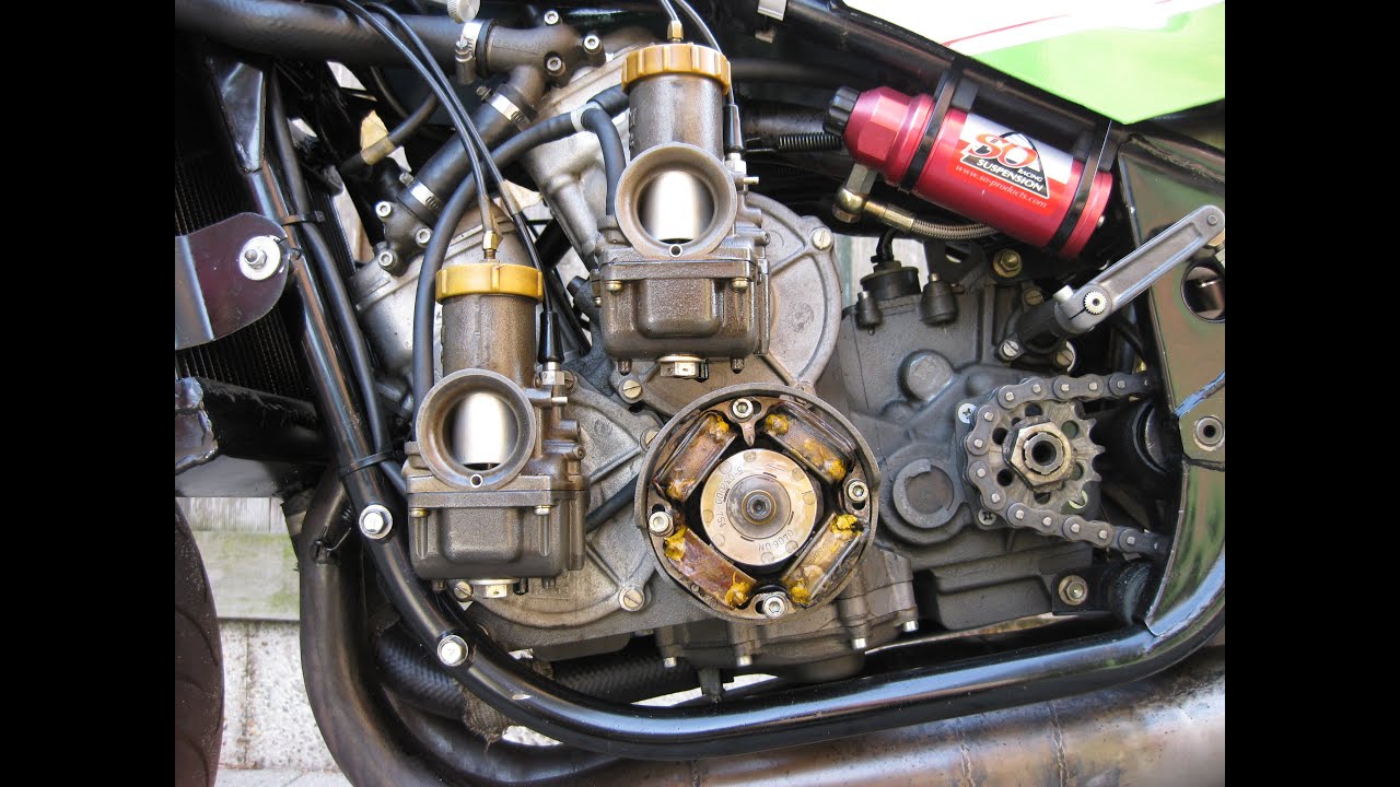 Suzuki RGB500 1982 Rebuild - YouTube