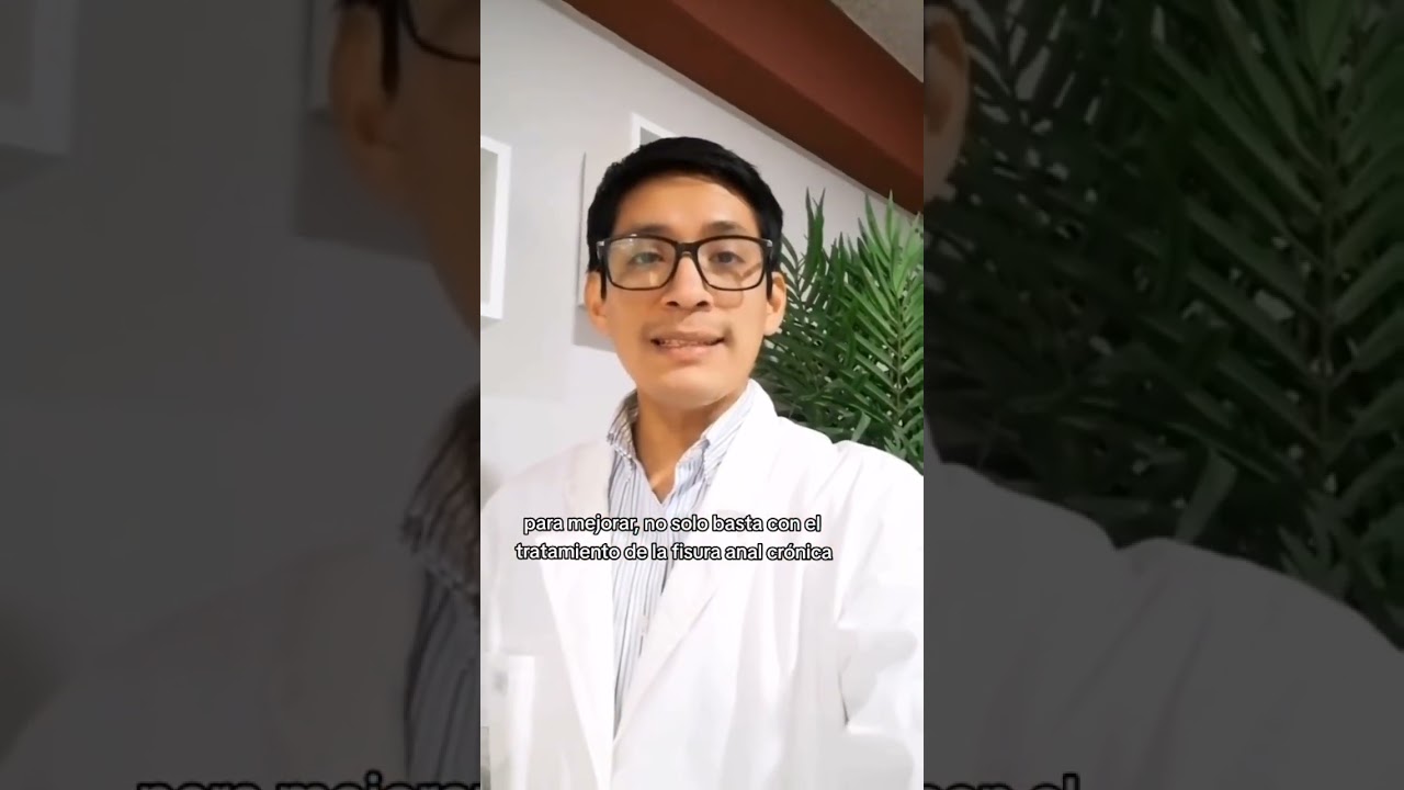 La fisura anal crónica genera dolor intenso después de la defecación y hay sangrado 