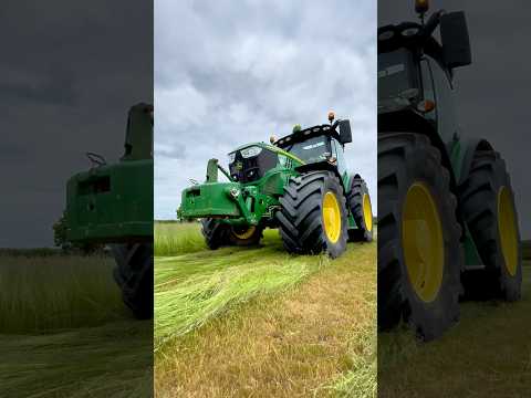 Mowing Grass John Deere Tractor CLAAS Discs