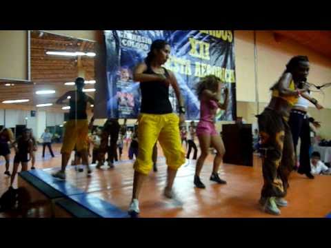 zumba esmilsy horsford,elda perez,gaby zuniga