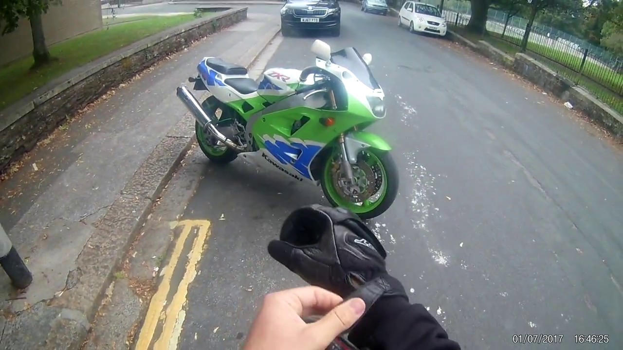 りょ moto Zero-Mile 1996 Kawasaki ZX7-RR Was Never Started, Is Priced