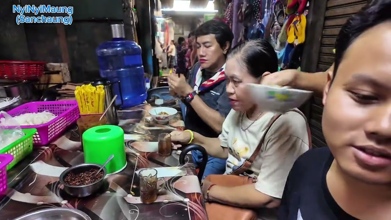 အနှစ်၂၀ကျော် သက်တမ်းရှိတဲ့ ဂွစျေး ထဲ က ရှမ်းခေါက်ဆွဲ ဆိုင် ရှယ်ကောင်း ….