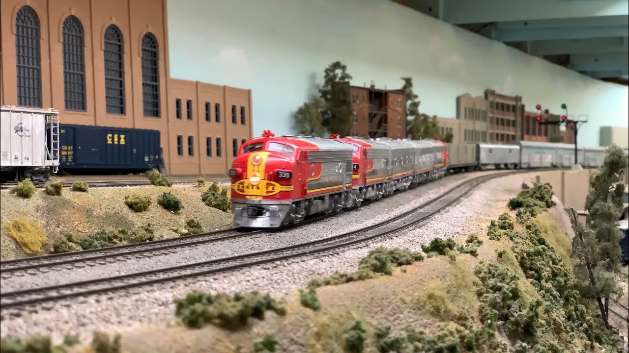 NON STOP HO Scale Model Trains | SP, Santa Fe, Amtrak & More | Ep.10 [4K]