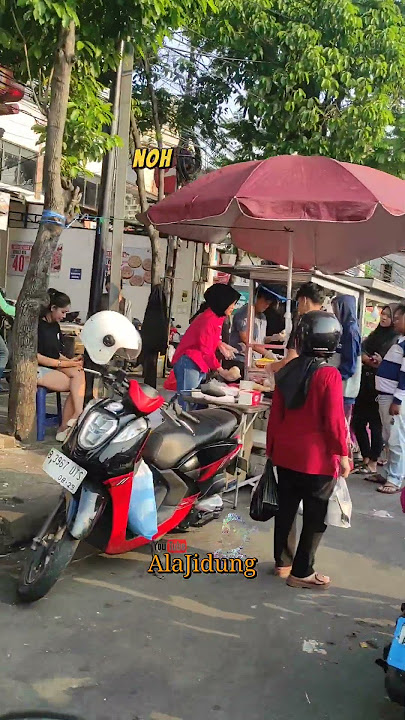 Makanan viral di Sumur Batu Kemayoran
