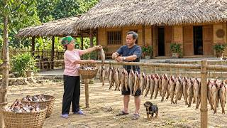 Di usia 60 tahun, saya memancing di tengah hutan lebat, mengolah hasil tangkapan, lalu menjualnya.