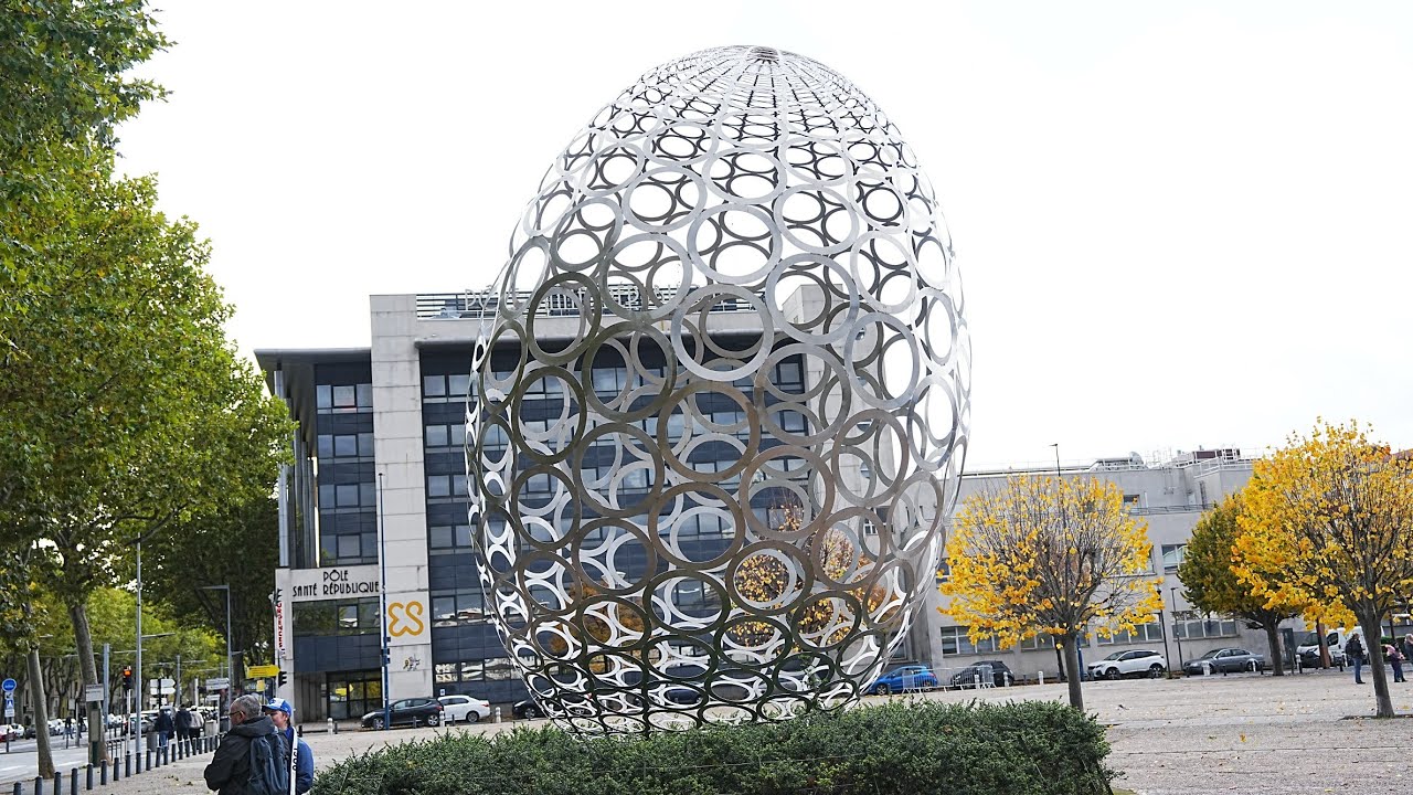 clermont ferrand en plein milieu des montagnes