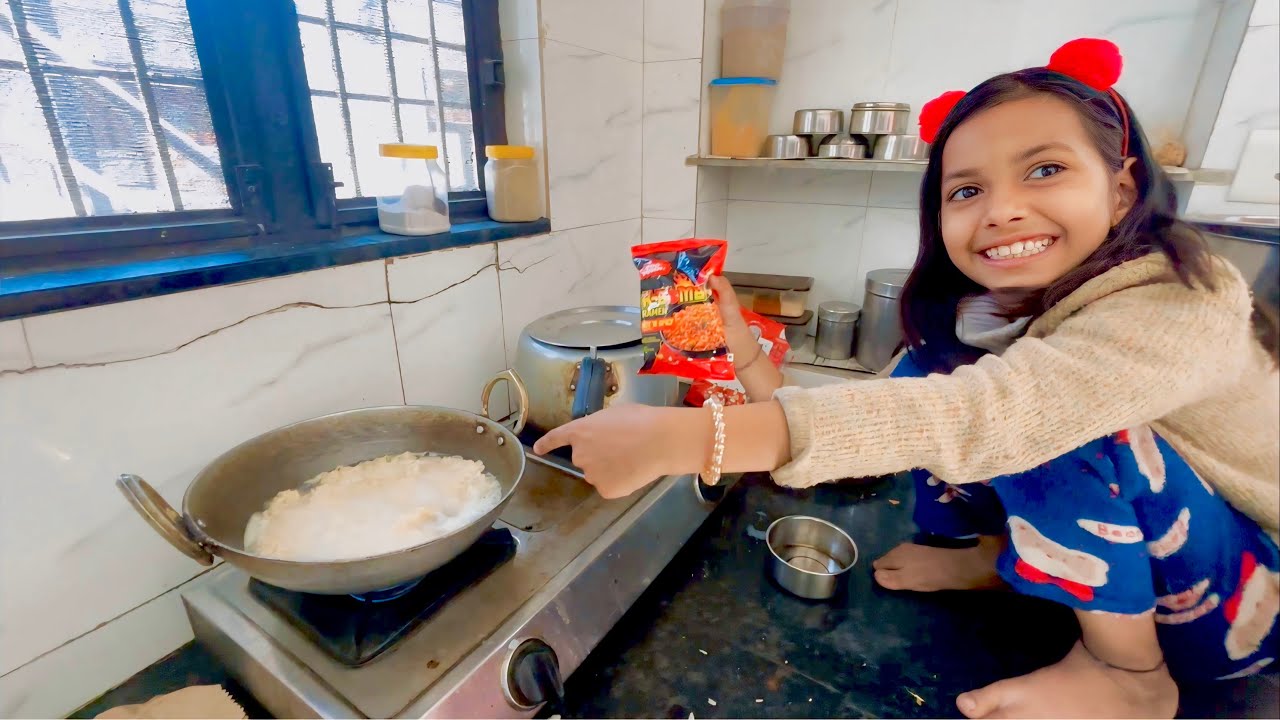 Cooking Korean noodles ￼- मसालेदार कोरियाई नूडल्स 😋| RAHUL Rawat vlogs 