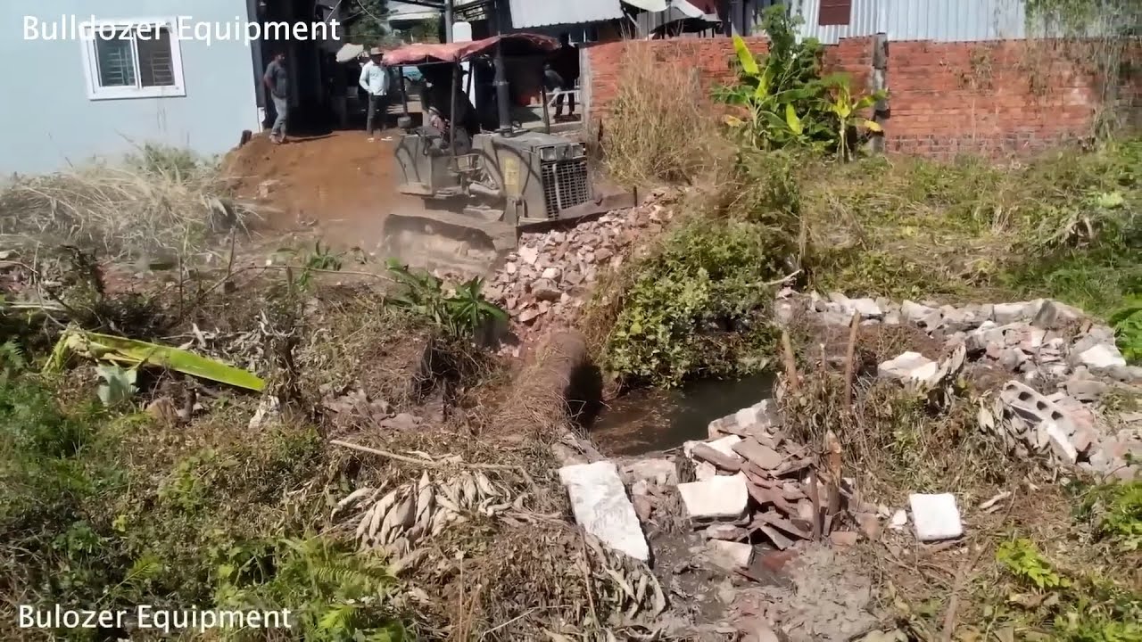 Full Video Project Bury Trash By 10 Wheel - 5Ton Truck Unloading Soil & KOMAT'SU Bulldozer Pushing