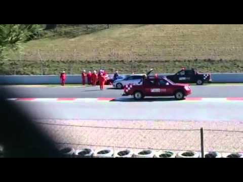 Fernando Alonso crash at Barcelona