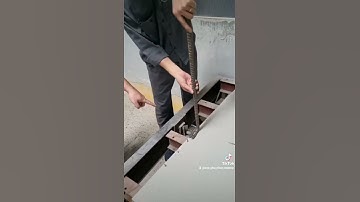 Thử nghiệm đóng đinh vào tấm cốp pha nhựa lỗ tròn Maxcop của Thuận Phát INC