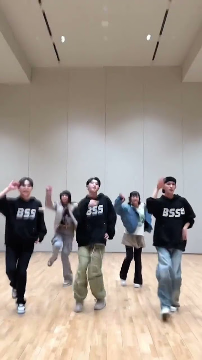New Jeans OMG Challenge with BooSeokSoon!!!💥 #hoshi #seungkwan #dk #seventeen #carat #shorts #omg