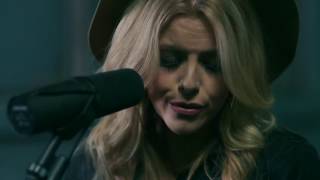 Lindsay Ell &quot;Waiting On You&quot; (Acoustic)