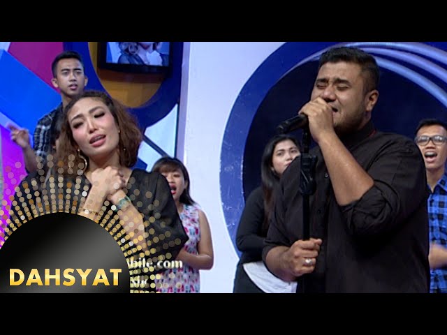 Mike Mohede nyanyi 'Sahabat Jadi Cinta' buat Ayu Dewi terpesona [Dahsyat] [20 Nov 2015] class=