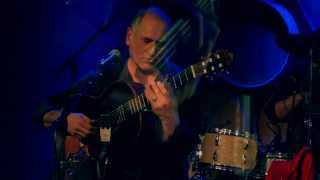 Video thumbnail of "David Broza - Abre la Puerta (Live NYC 2013)"