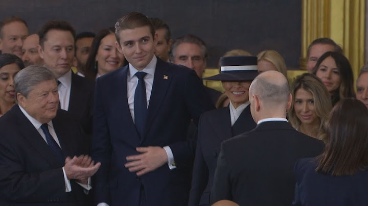 VIDEO | Barron Trump towers over guests at President Trump's inauguration