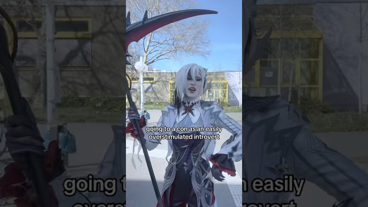 I love cons so much but my social battery runs out so fast 😭💔#arlecchino #genshinimpact #cosplay