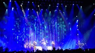 Miniatura de vídeo de "The Corrs - Kiss Of Life (White Light Tour - O2 Arena London 23/01/16)"