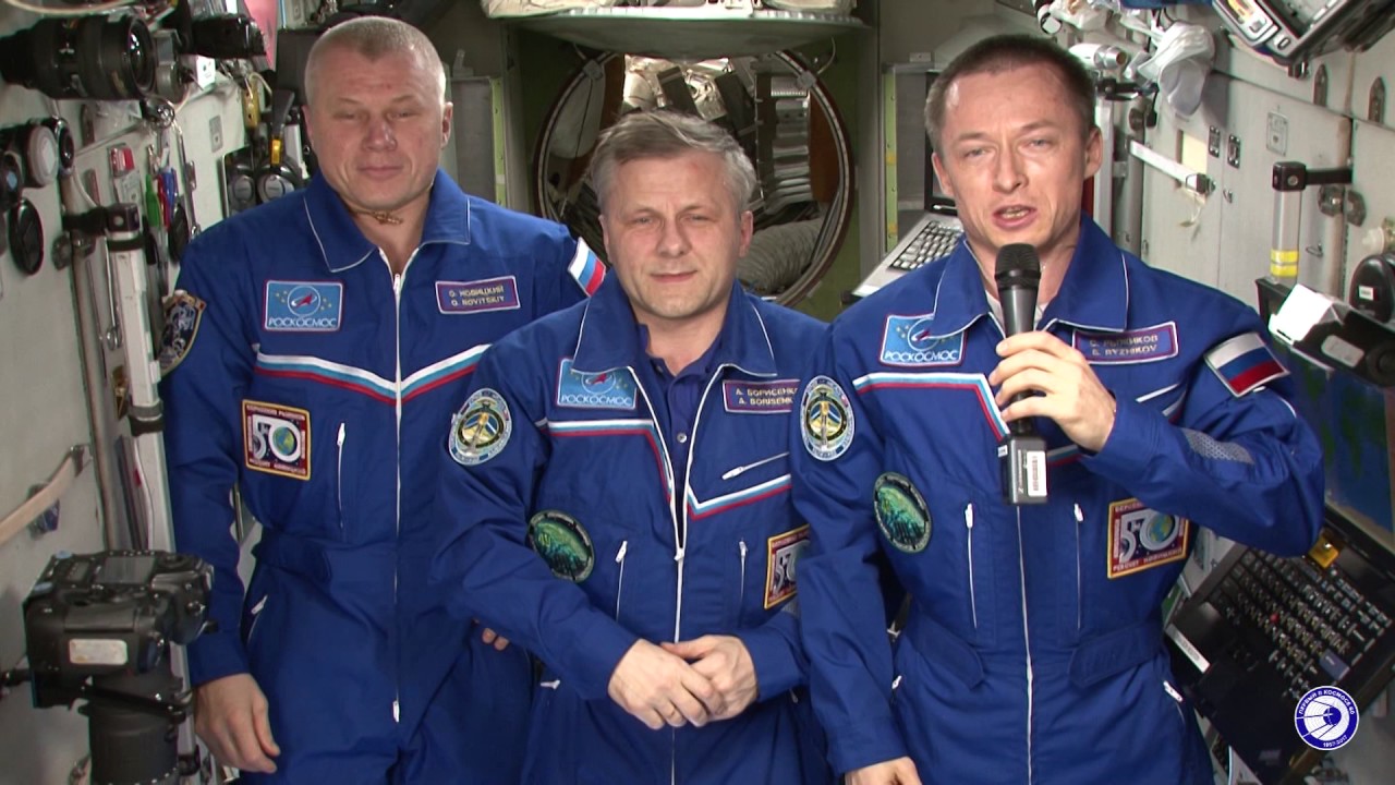 Приветствие абитуриентам ФКИ МГУ, записанное на борту МКС - YouTube