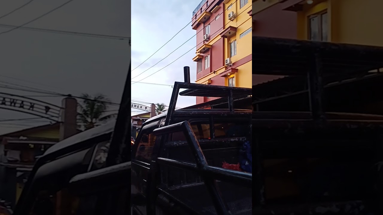 Toko bangunan termegah di kota Ambon - YouTube