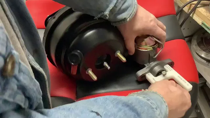 Come sostituire il cilindro principale dei freni per la tua auto da progetto