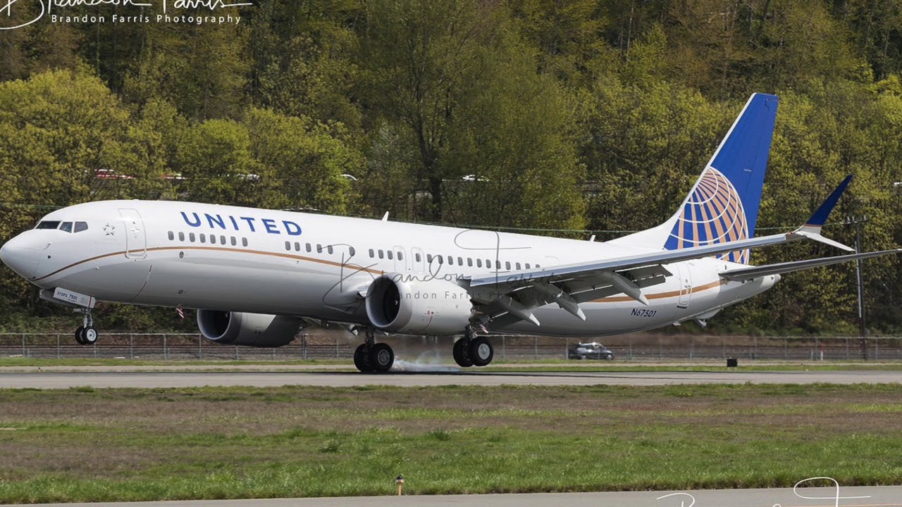 UNITED'S FIRST BOEING 737 MAX 9 - YouTube